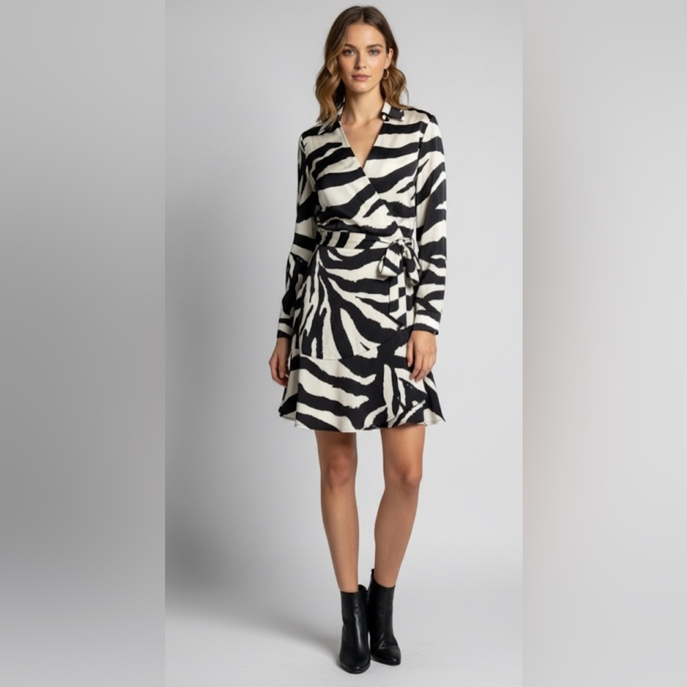Dex Black & Off-White Zebra Stripe Dress Sz Small NWT